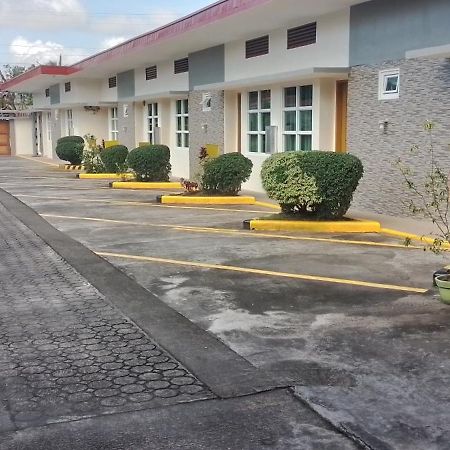 Alinchlo Hotel Legazpi Eksteriør billede